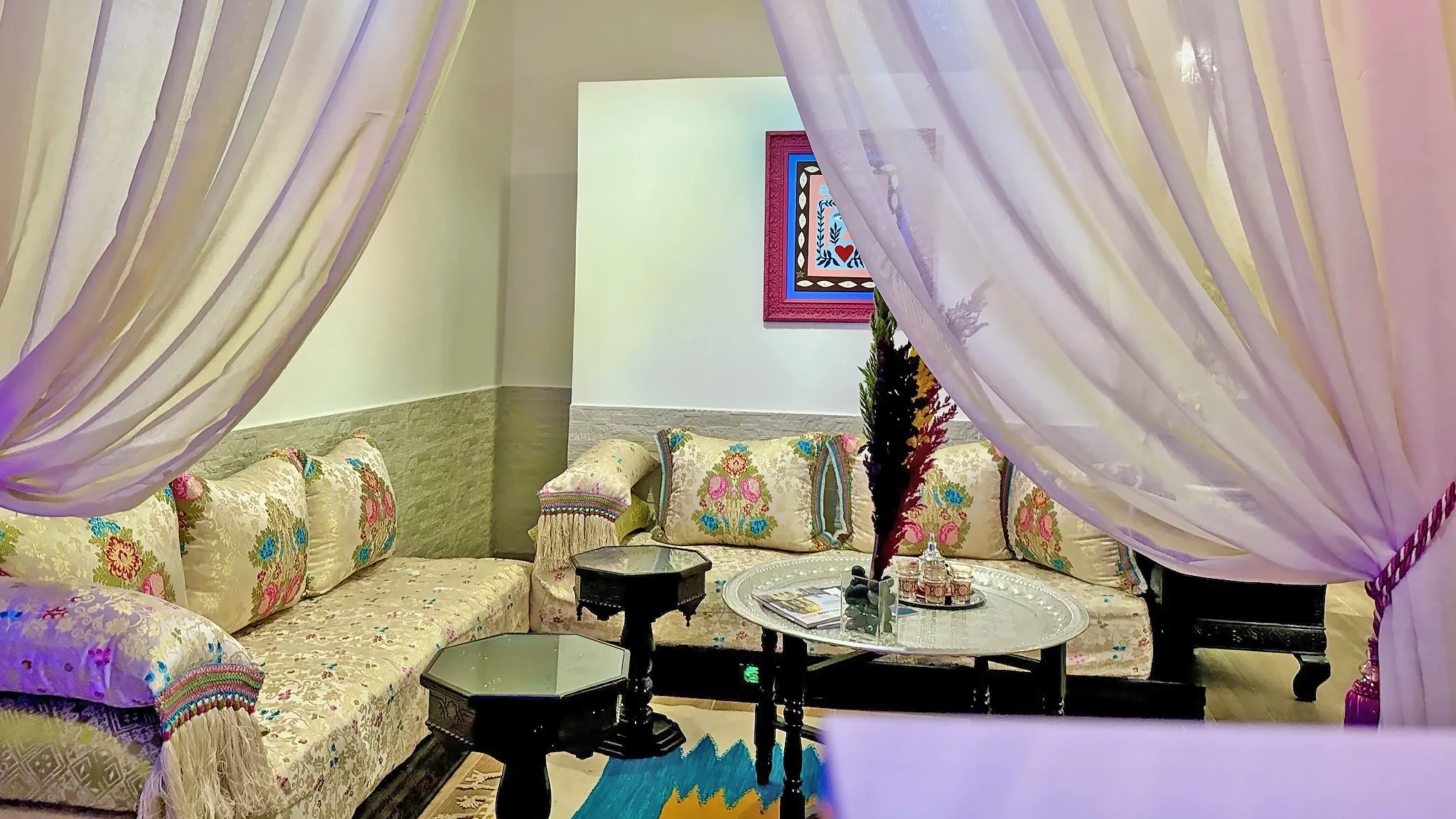 Tout les services - Lobby du Riad Arrahma au cœur de la médina de Marrakech